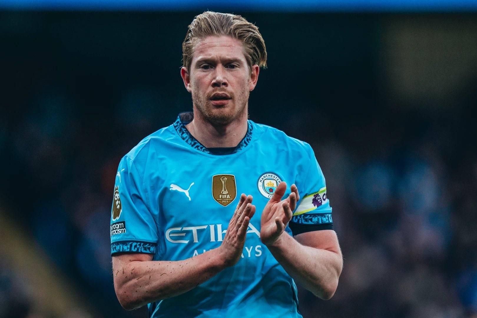 Life ： 会根据FPX阵容需要去做搭配英雄