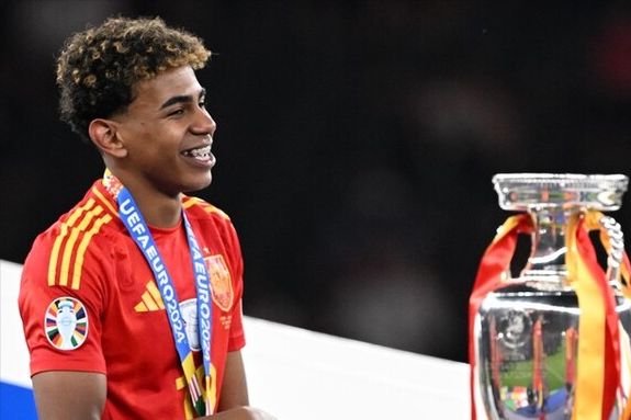 FaZe以2：0战胜NAVI，晋级2025年BLAST Open Fall lan 阶段