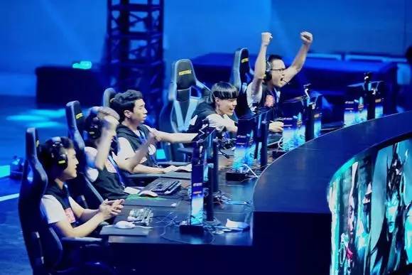 kyxsan ：不要责怪degster，他在两个月前就申请了签证